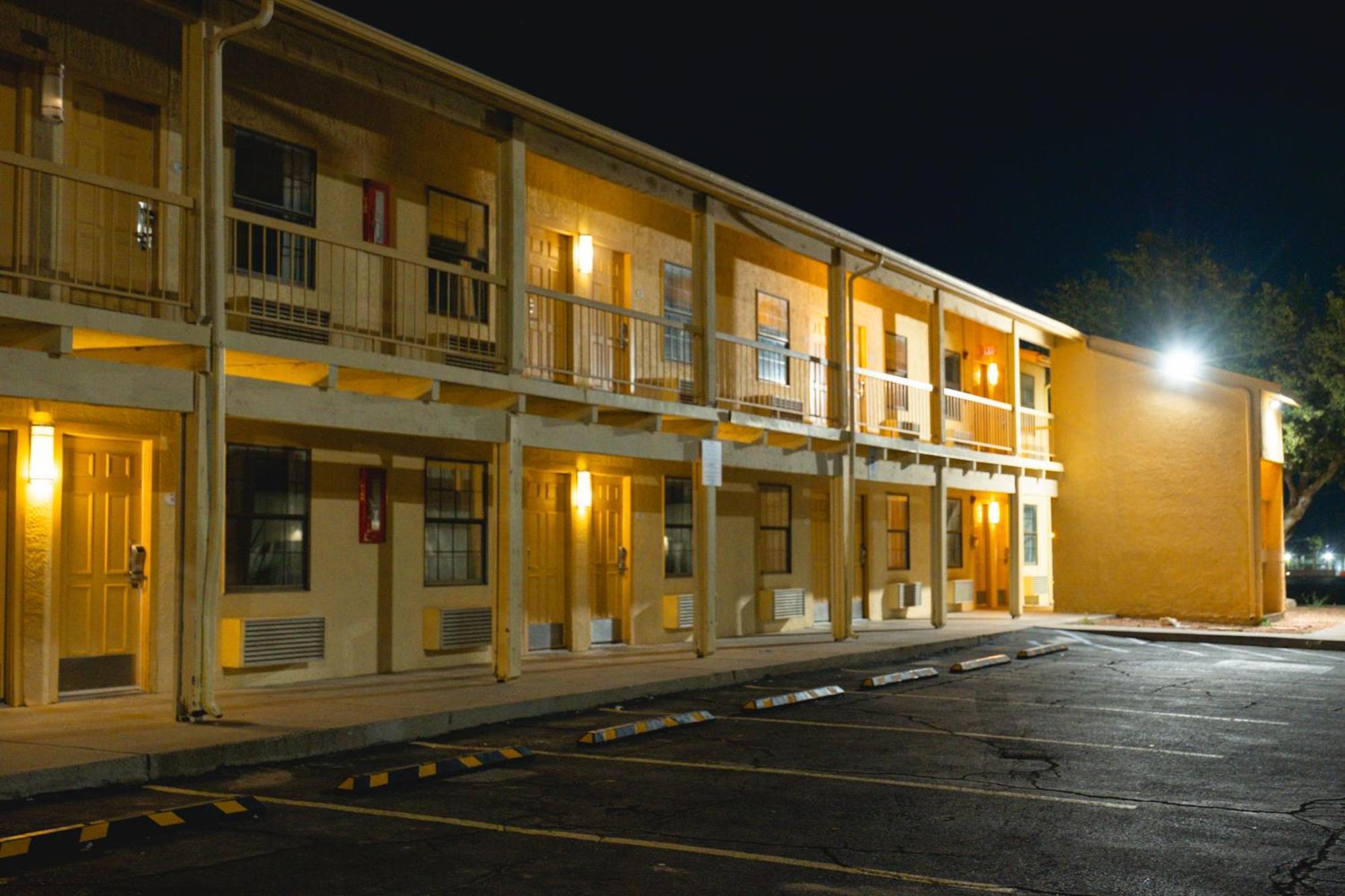 Baymont By Wyndham Hotel Fort Stockton Bagian luar foto